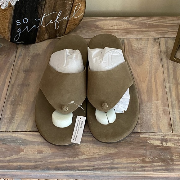 Urban Outfitters Suede Thong Sandals -NEW! - Picture 11 of 14